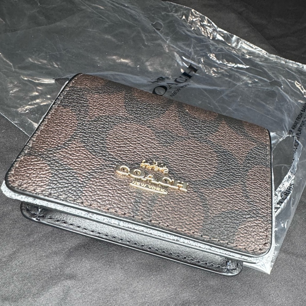 Coach-Mini Wallet On A Chain In Signature Canvas